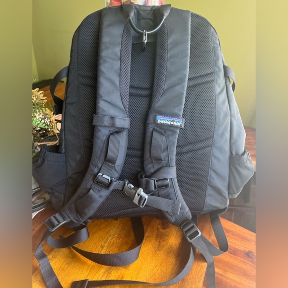Patagonia Fuego Pack 32L Black Backpack - Picture 3 of 4